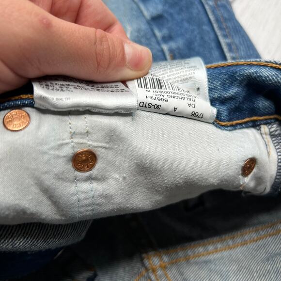 Levi's Wedgie Short High Rise Medium Wash Distressed Cut Off Denim Shorts Sz 30 - Picture 13 of 13